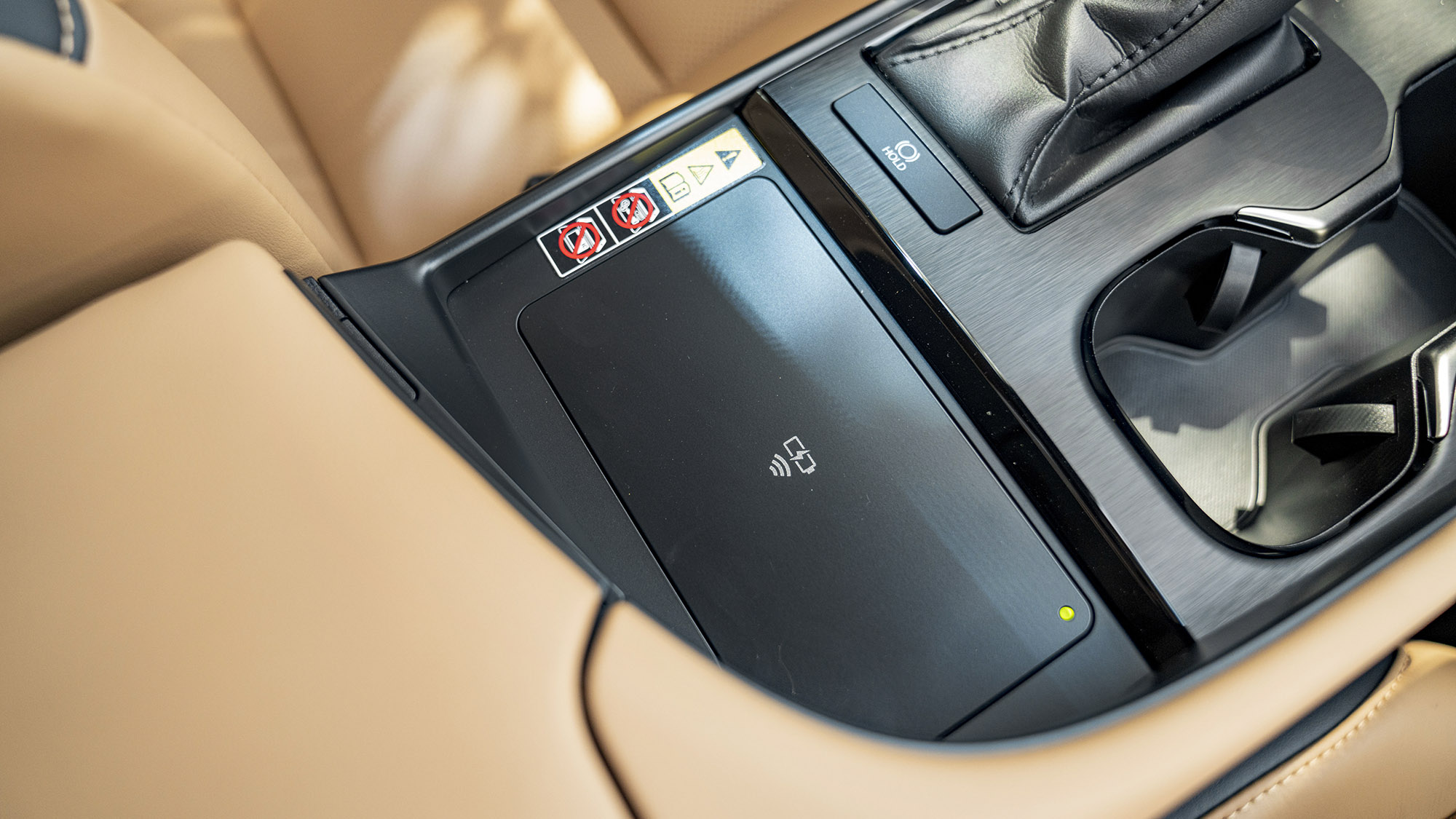 gia-xe-lexus-es-300h-2023-9