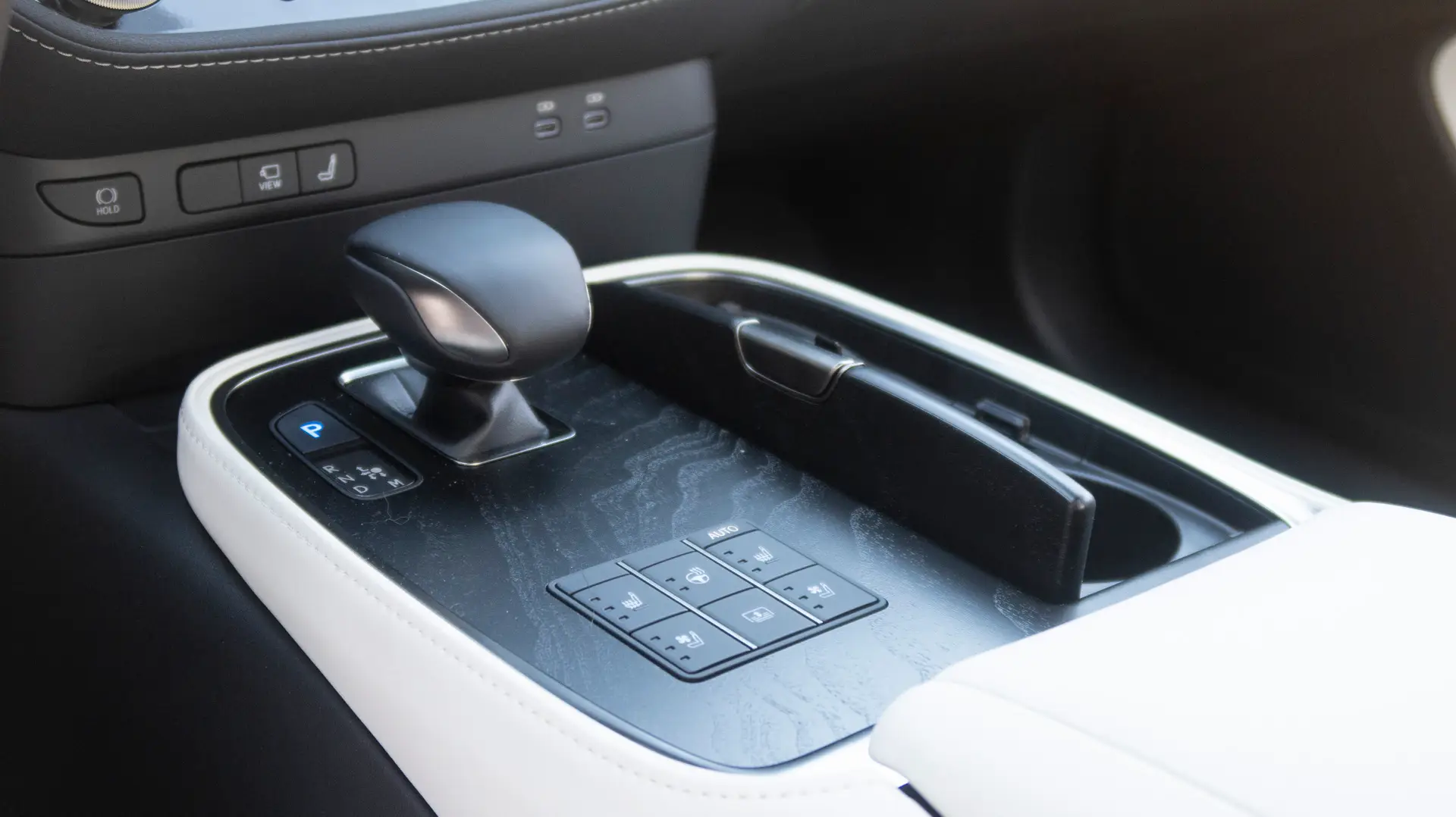 gia-xe-lexus-ls-500h-hybrid-2023-6